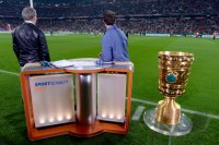 FUSSBALL DFB POKAL  Saison 2012/2013:  FC Bayern Muenchen - VfL Wolfsburg