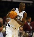 Basketball NBA  Mavericks  vs. Lakers   Walt Williams (D)