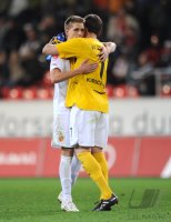 2. Fussball Bundesliga: JUBEL Nils Petersen, Thorsten Kirschbaum (v. li., FC Energie Cottbus)