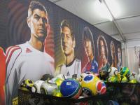 LAND UND LEUTE  FUSSBALL WM 2010