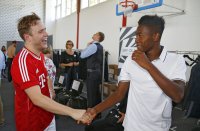 Fussball 1. Bundesliga 2013/2014: S. Oliver Einkleidung FC Bayern Muenchen
