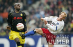 Fussball 1. Bundesliga: Hamburg - Dortmund, Zweikampf