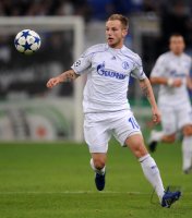 Fussball: Champions League, Saison 2010/2011: Schalke, RAKITIC am Ball