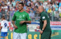 FUSSBALL  DFB Pokal 1. Hauptrunde 2011: Marko Arnautovic, Trainer Thomas Schaaf (v. li., SV Werder Bremen)