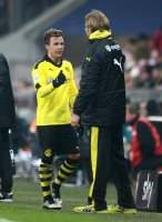 Fussball 1. Bundesliga, Saison 2012/2013:  Mario Goetze  wird von Trainer Juergen Klopp (Borussia Dortmund) ausgewechselt