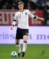 Fussball, International, Freundschaftsspiel: Deutschland, MERTESACKER am Ball