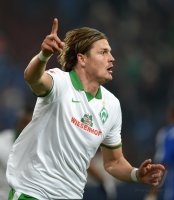 Fussball, 1. Bundesliga  Saison 2014/2015: FC Schalke 04 - SV Werder Bremen: Proedl erzielt das 1:1