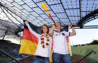 FUSSBALL WM 2010, Public Viewing im Olympiastadion MuenchenFUSSBALL WM 2010, VORRUNDE: Deutschland - Serbien