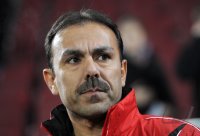 Fussball DFB Pokal 10/11 : Trainer Jos Luhukay (FC Augsburg)