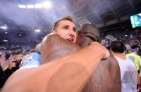 FUSSBALL SERIE A:  JUBEL nach dem Sieg, Miroslav Klose , Djibril Cisse (v. li., Lazio Rom)