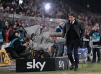 Fussball 1. Bundesliga  Saison 2010/2011: Trainer Bruno Labbadia (VfB Stuttgart)