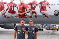 Fussball Audi Football Summer Tour USA 2016 FC Bayern Muenchen; Franck Ribery mit FCB Flieger