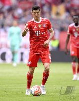 Fussball 1. Bundesliga Saison 21/22: FC Bayern Muenchen - VfB Stuttgart