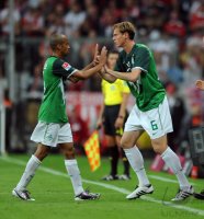 Fussball 1. Bundesliga Saison 2010/2011: Wesley, Tim Borowski (v. li., SV Werder Bremen)