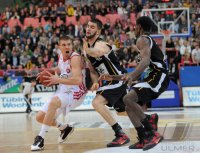 Basketball 1. Bundesliga 2011/2012:  Walter Tigers Tuebingen - FC Bayern Muenchen