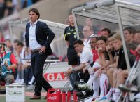 Fussball 1. Bundesliga 10/11 :  Trainer Bruno Labbadia (VfB Stuttgart)