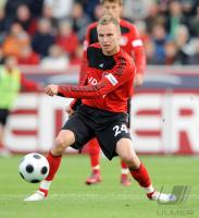 FUSSBALL 1. BUNDESLIGA: Leverkusen, KADLEC Einzelaktion