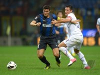 FUSSBALL SERIE A: Javier Zanetti (li, Inter Mailand) gegen Manuel Pasqual (AC Florenz)