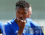 Fussball 1. Bundesliga: Training S04, Mpenza