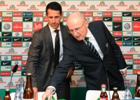 Fussball, 1. Bundesliga, Saison 12/13: Werder Bremen praesentiert Thomas Eichin als neuen Geschaeftsfuehrer Sport