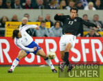 Fussball: Deutschland - Frankreich, Zweikampf