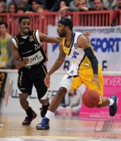 Basketball 1. Bundesliga  11/12:  Walter Tigers Tuebingen - EWE Baskets Oldenburg