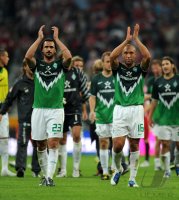 Fussball 1. Bundesliga Saison 2010/2011: Hugo Almeida, Mikael Silvestre (v.li., SV Werder Bremen)