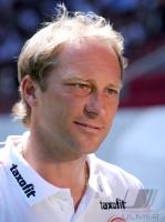 2. Fussball Bundesliga : Trainer Juergen Luginger (RWO)