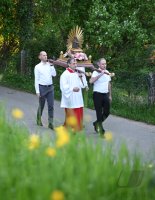 Maiandacht mit Lichterprozession mit Gnadenbild der Schmerzhaften Mutter vom Weggental