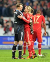 Fussball 1. Bundesliga :  Torwart Manuel Neuer, Anatoliy Tymoshchuk , Anatoli Timoschtschuk (v. li., FC Bayern Muenchen)