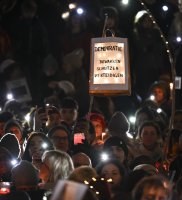 Lichtermeer fuer die Demokratie auf dem Tuebinger Marktplatz