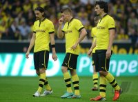 Fussball 1. Bundesliga : Neven Subotic, Lukasz Piszczek und Mats Hummels (v. li., Borussia Dortmund)