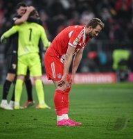 Fussball 1. Bundesliga  Saison  2025/2026  19. Spieltag FC Bayern Muenchen -   FC Augsburg