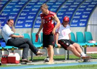 Fussball 1. Bundesliga Saison   2011/2012 :  Sportdirektor Christian Nerlinger,  Bastian Schweinsteiger, Sportpsychologe Philipp Laux (v. li., FC Bayern Muenchen)