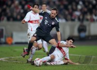 Fussball DFB Pokal 10/11 : Franck Ribery (li, FC Bayern Muenchen) gegen Serdar Tasci (re, VfB Stuttgart)