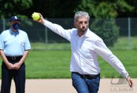 Softball 1. Bundesliga 2021: First Pitch Oberbuergermeister Boris Palmer (Die Gruenen)
