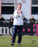 Fussball 1. Bundesliga : Trainer Louis van Gaal (FCB)