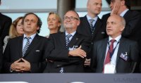 Fussball U21-EURO 2011 FINALE:  (v. li.) UEFA Praesident Michel Platini, Praesident des Schweizer Fussballverband Peter Gillieron, , Bundesrat Ueli Maurer