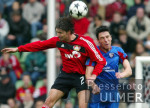 Fussball Bundesliga: Leverkusen - Kaiserslautern, Zweikampf