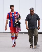 Fussball 1. Bundesliga 14/15: Xabi Alonso (FC Bayern Muenchen)