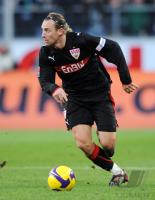 FUSSBALL 1. BUNDESLIGA: Stuttgart, SIMAK Einzelaktion