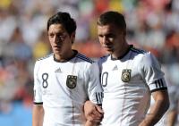 FUSSBALL WM 2010, VORRUNDE: Deutschland - Serbien