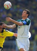 Fussball: 1. Bundesliga Saison 2010/2011: Wolfsburg, DZEKO Einzelaktion