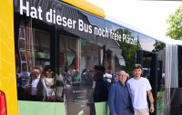 Verkehrsminister Winfried Hermann (Die Gruenen) bei der Firma Moby - mobility for you