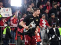 Fussball 1. Bundesliga Saison 21/22: JUBEL FC Bayern Muenchen feiert die 32. Meisterschaft