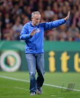 Fussball DFB Pokal 2. Runde 13/14: Trainer Christian Streich (SC Freiburg)