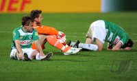 Fussball DFB Pokal, Saison 2011/2012, Halbfinale: Enttaeuschung nach der Niederlage Torwart Jasmin Fejzic (Mitte, Greuther Fuerth)