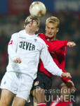 Fussball 1. Bundesliga: Leverkusen - Gladbach, Zweikampf