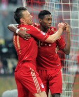 Fussball 1. Bundesliga, Saison 2011/2012: Jubel nach dem Tor zum 2:0 Ivica Olic (li,) mit David Alaba (FC Bayern Muenchen)