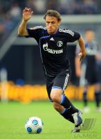 FUSSBALL, T-HOME CUP: Schalke, Rafinha Einzelaktion